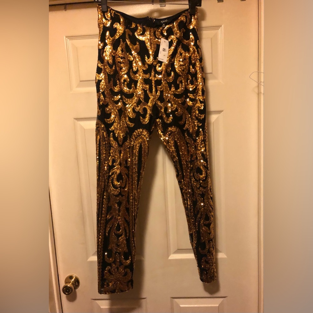 A PEACH SEQUINS Black & Gold 
Pants Set, Size M